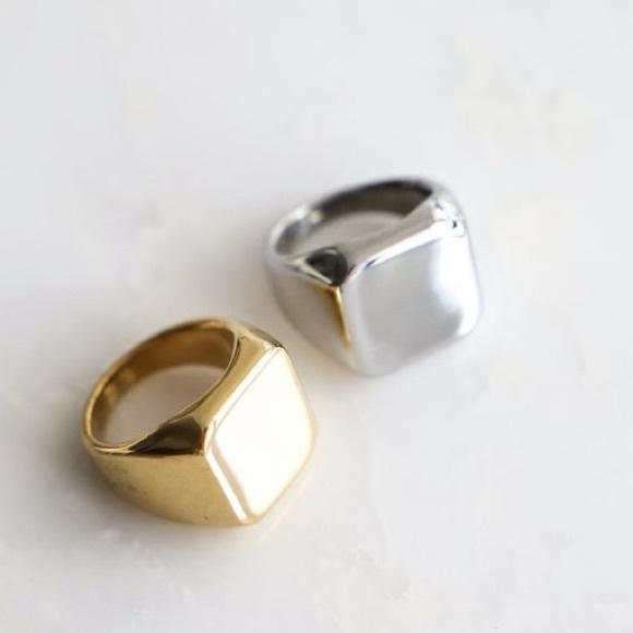 Chunky signet ring - Picture 3 of 4